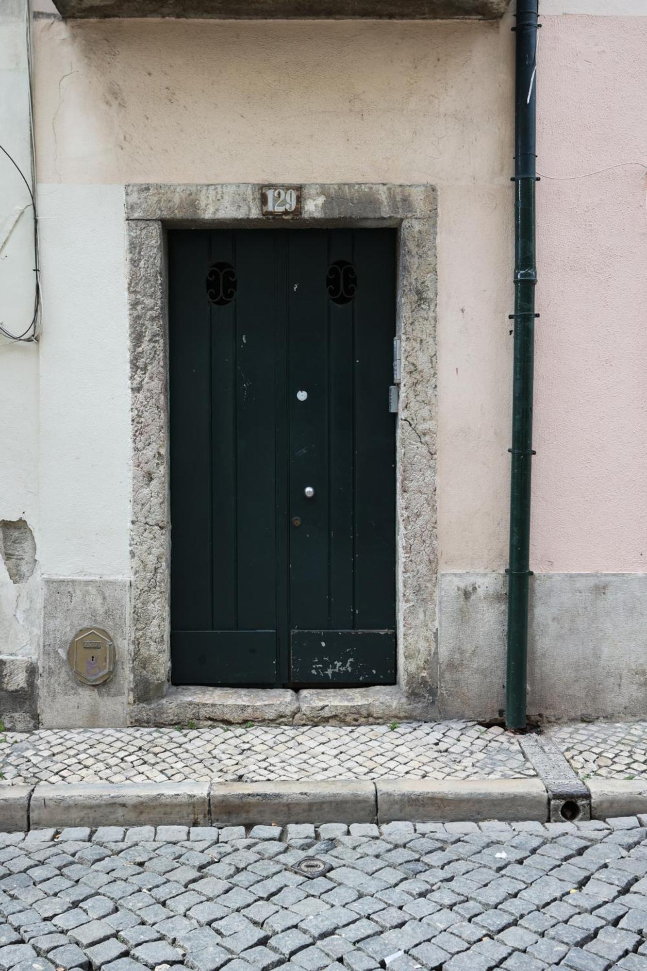 Cozy 3 Bedroom Apt In Lively Bairro Alto Lisboa Екстериор снимка